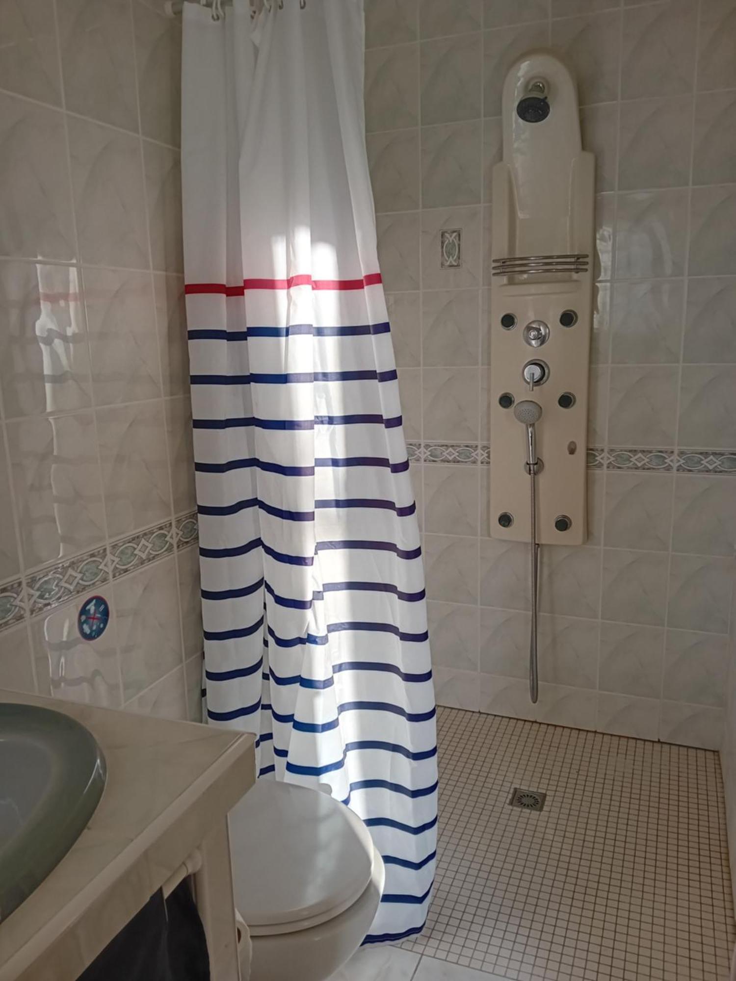 Cocooning Au Saut Du Loup Bed & Breakfast Lavergne  Bagian luar foto